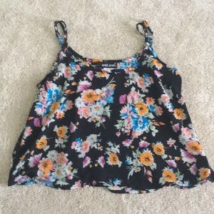 Wet seal flowy, cropped cami